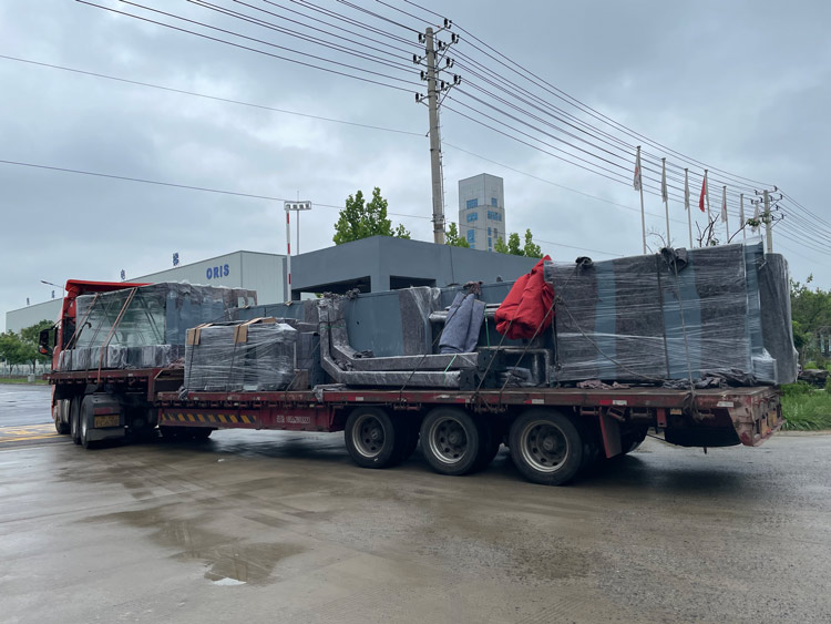 盐城现代候车亭发货案例第二批