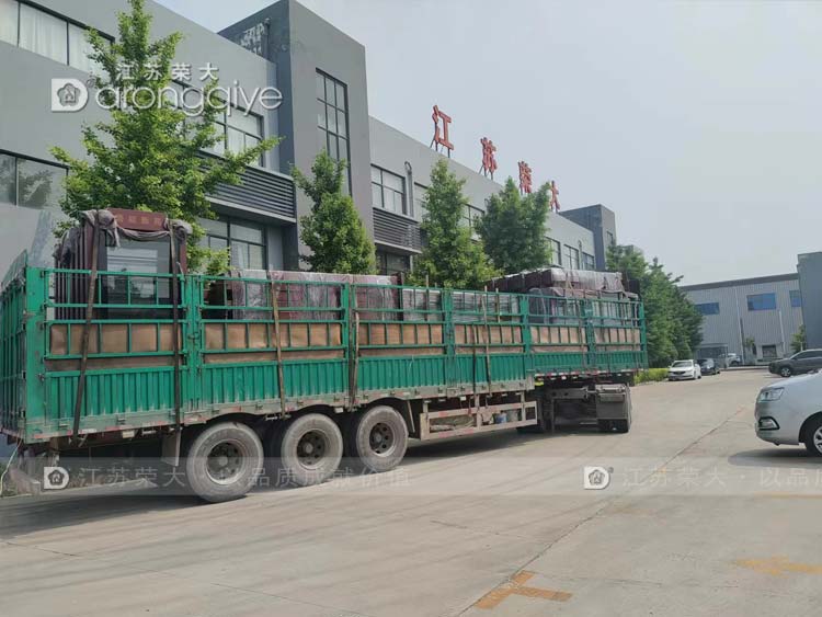 山东智慧公交站装车完成