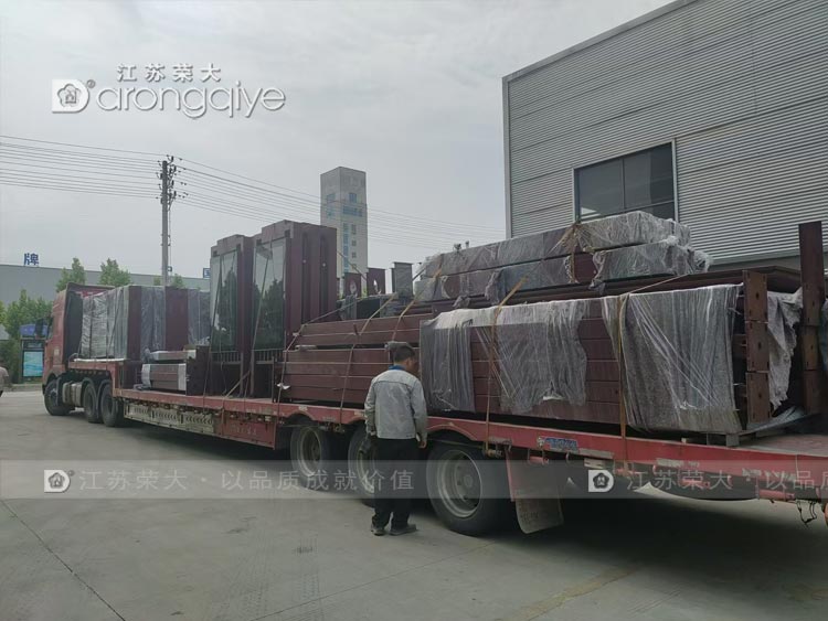 山东智能候车亭迎来第十四批发货，江苏荣大再显制造实力