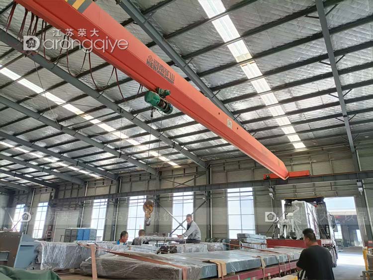 第五批次河北公交站台候车亭正在装车